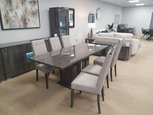 Monte Carlo Dining Set